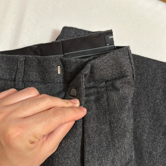 Banana Republic Slim Fit Chinos - Picture 3 of 3